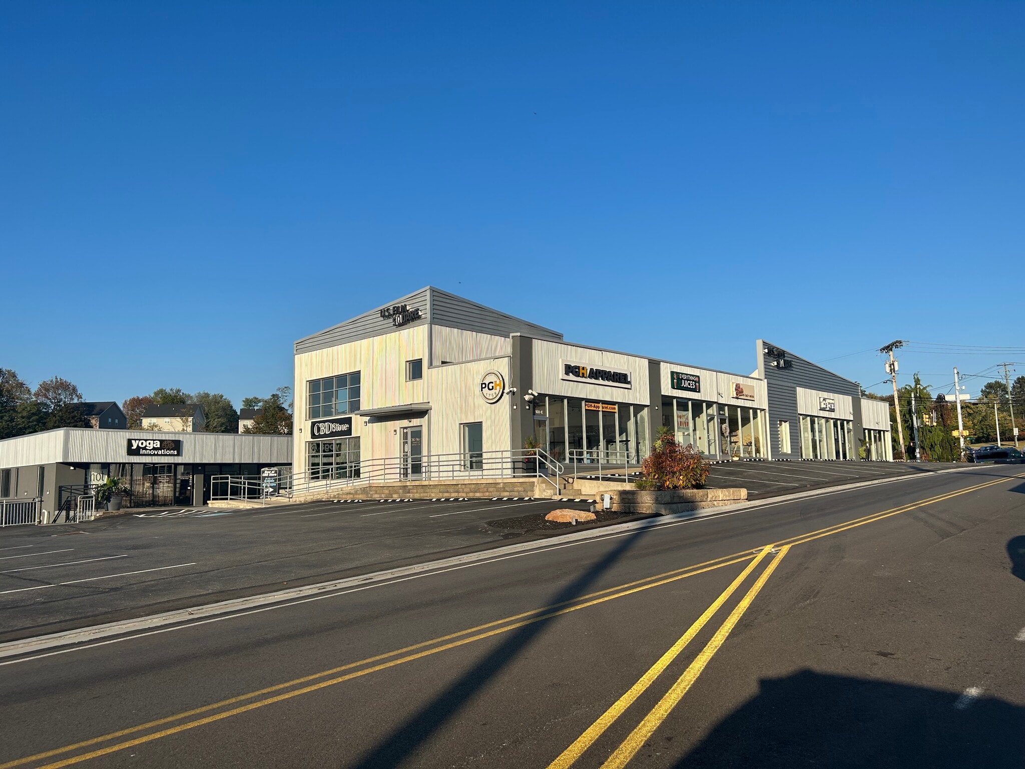 100 Broughton Rd, Bethel Park, PA for lease Primary Photo- Image 1 of 23