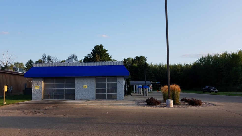 1272 E Green Bay St, Shawano, WI for sale - Building Photo - Image 2 of 30