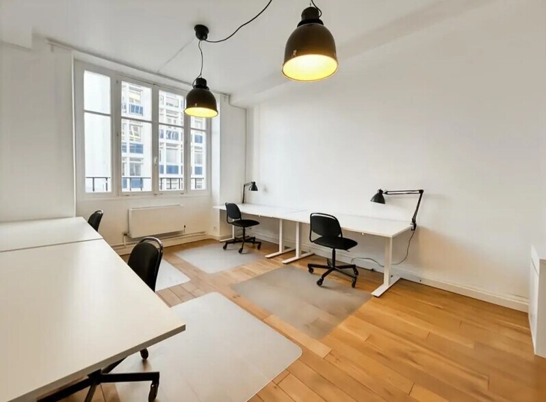 Office in Paris for lease - Building Photo - Image 3 of 6