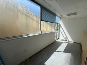 Boulevard de Plombières, Marseille for lease Interior Photo- Image 2 of 2