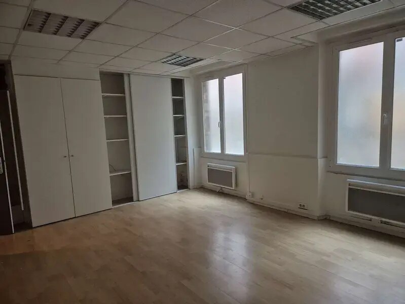 Rue De L'Ouest, Paris for lease Interior Photo- Image 1 of 3