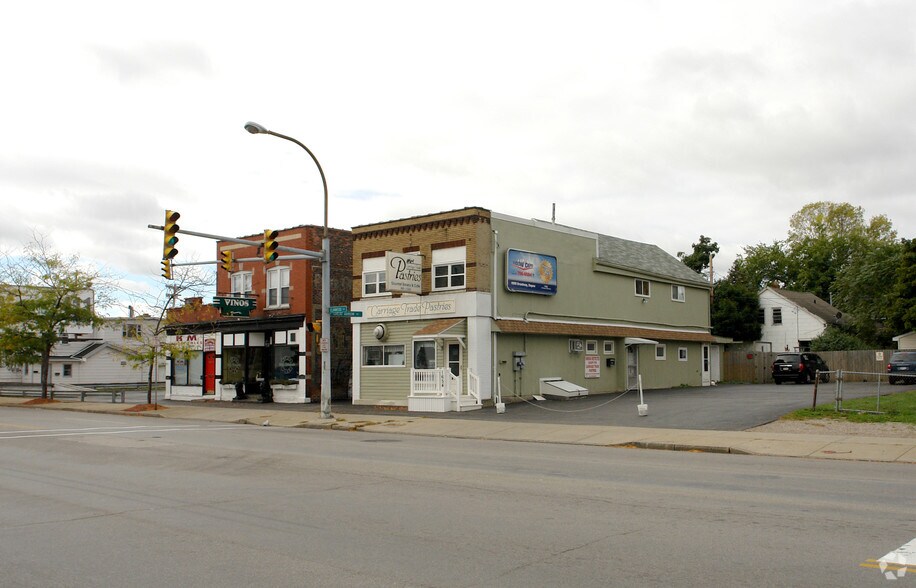 1654 Elmwood Ave, Buffalo, NY, 14207 Restaurant Property For Sale