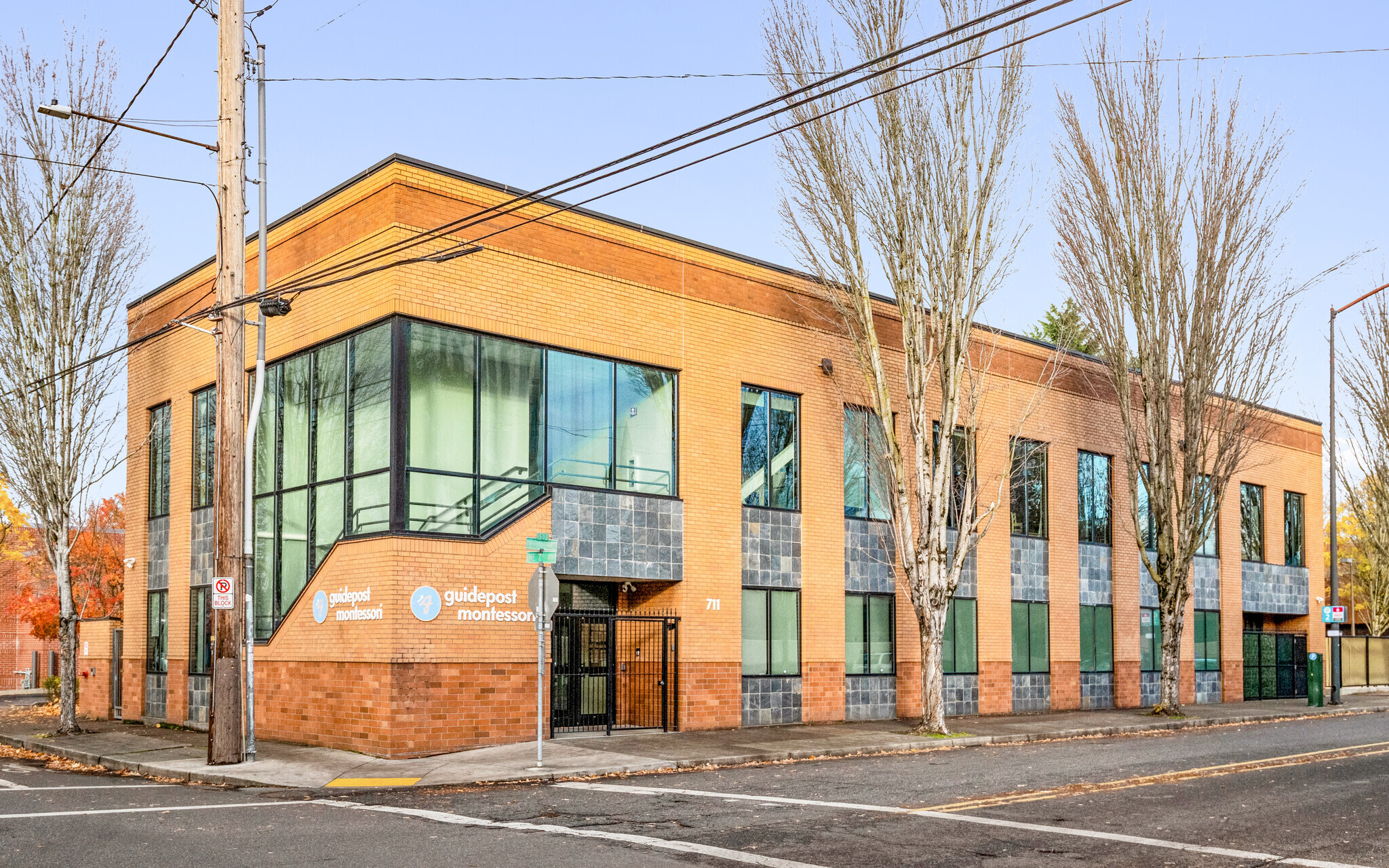 711 NE Halsey St, Portland, OR for lease Building Photo- Image 1 of 8