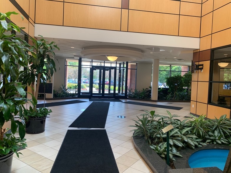 6400 Main St, Williamsville, NY for lease - Building Photo - Image 2 of 4