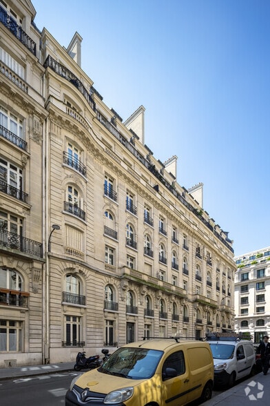 5 Rue Jules Lefebvre, Paris for lease - Building Photo - Image 3 of 15
