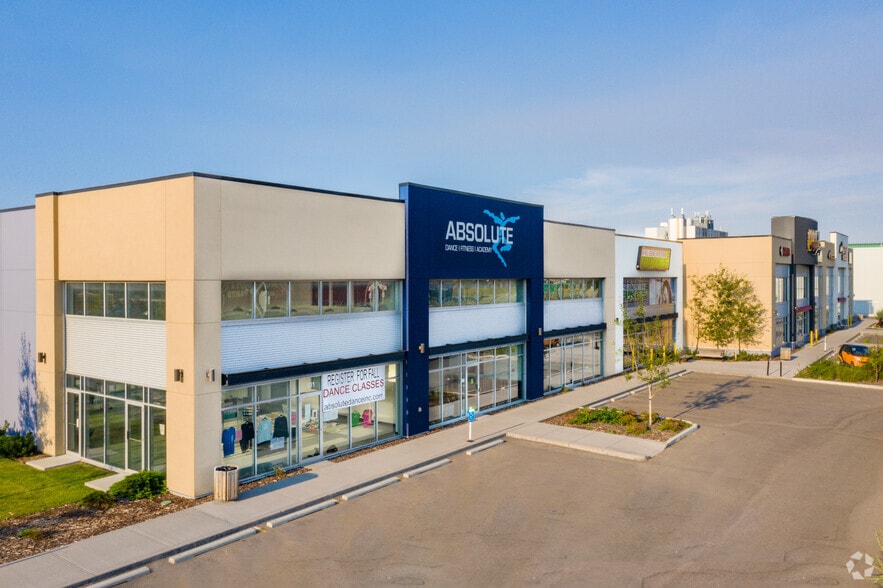 620-630 Mcknight Blvd NE, Calgary, AB for lease - Building Photo - Image 1 of 4