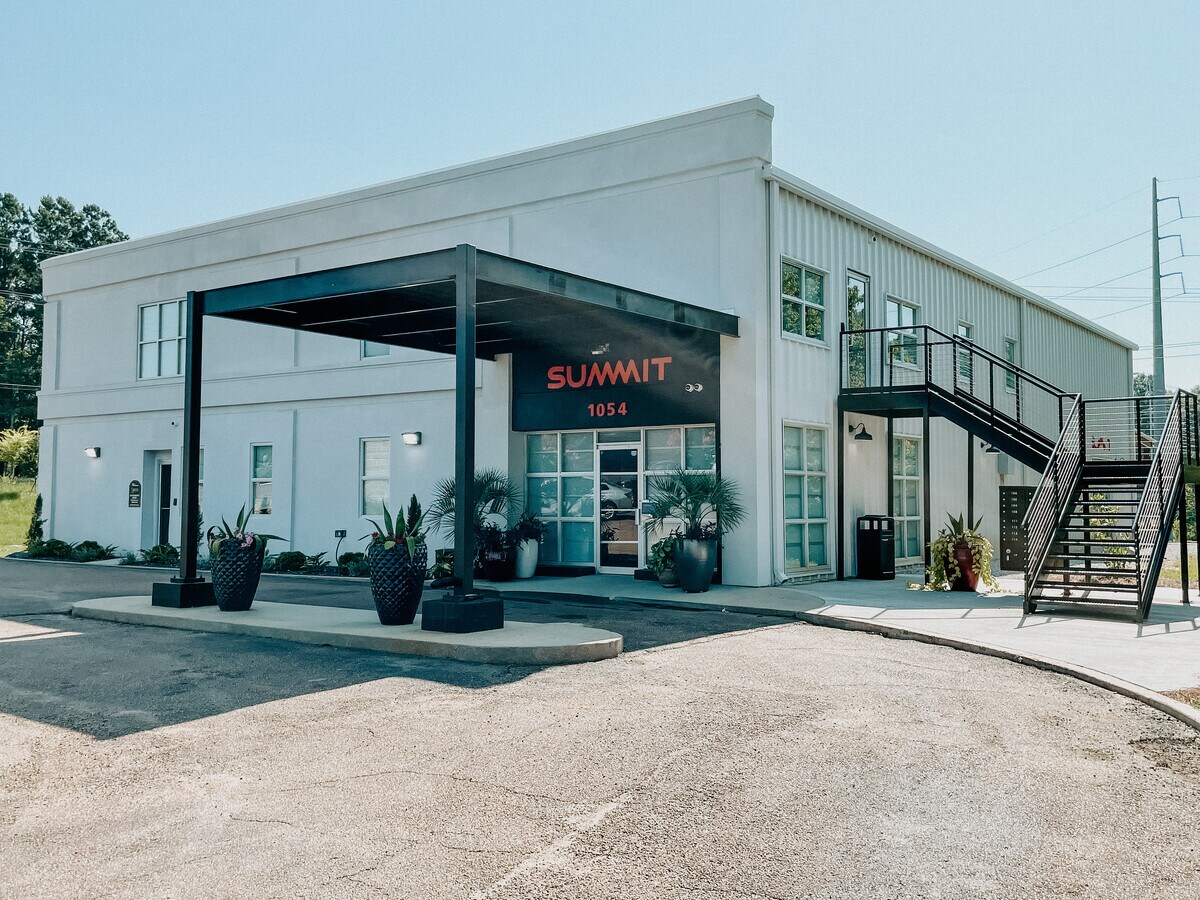 1054 Greymont Ave, Jackson, MS 39202