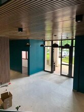 1 Rue De Terre Neuve, Les Ulis for lease Interior Photo- Image 1 of 6