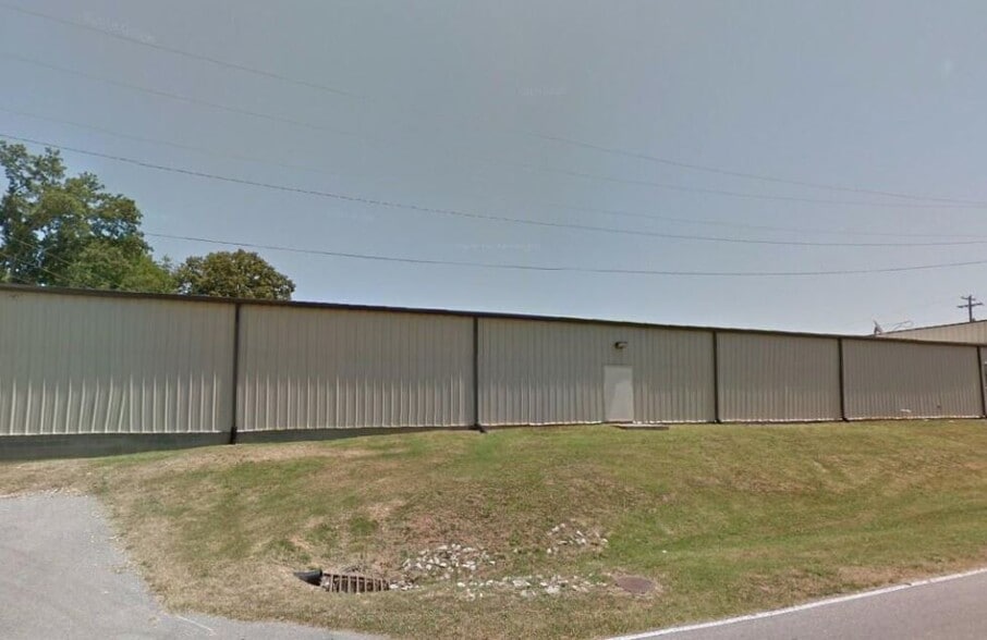 15671 Highland Dr, McKenzie, TN for sale - Building Photo - Image 2 of 2