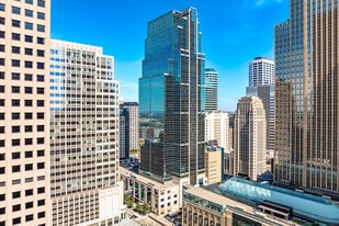 60 South Sixth - Pub