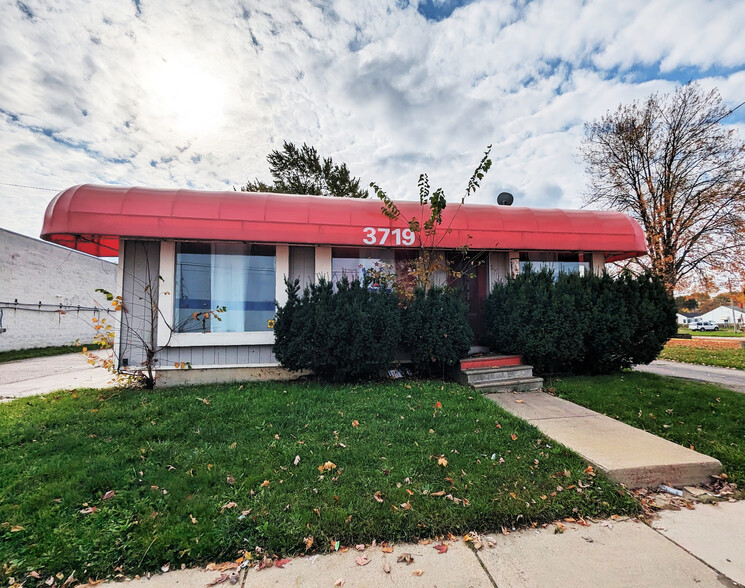 3719 Corunna Rd, Flint, MI for sale - Building Photo - Image 1 of 1