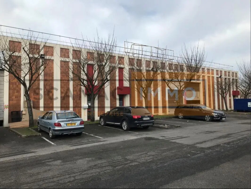 Industrial in Éragny for lease Building Photo- Image 1 of 9
