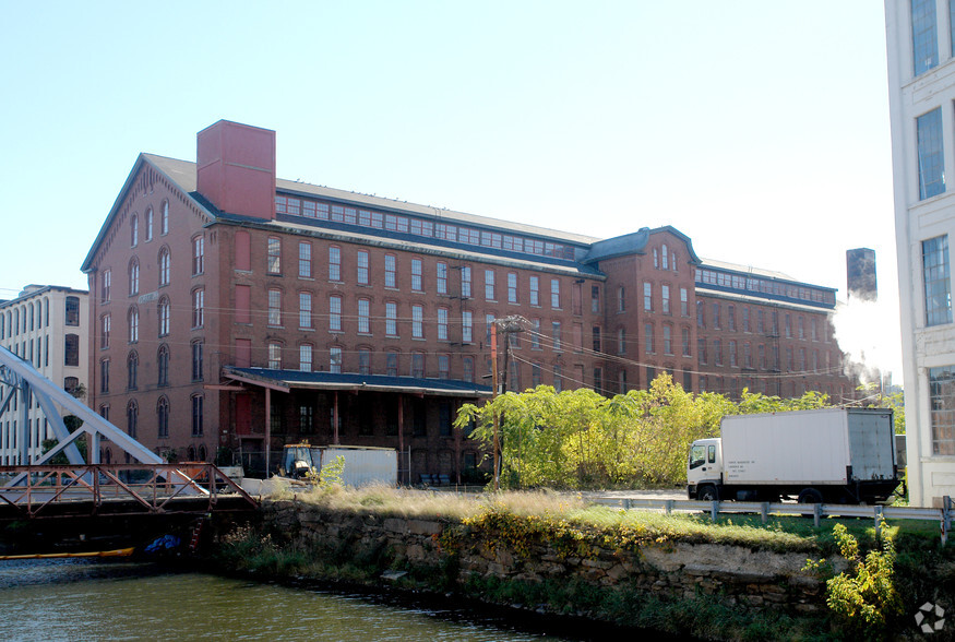 216 Canal St, Lawrence, MA for sale - Primary Photo - Image 1 of 1