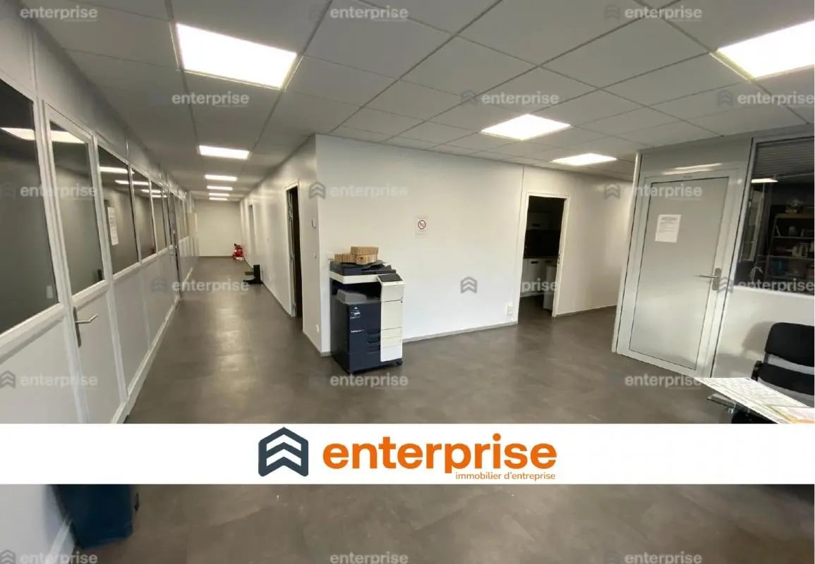 Flex in Saint-Quentin for lease Interior Photo- Image 1 of 2