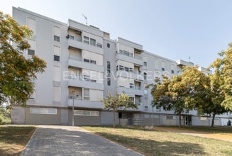 Retail in L'Hospitalet de Llobregat, Barcelona for lease Interior Photo- Image 2 of 10