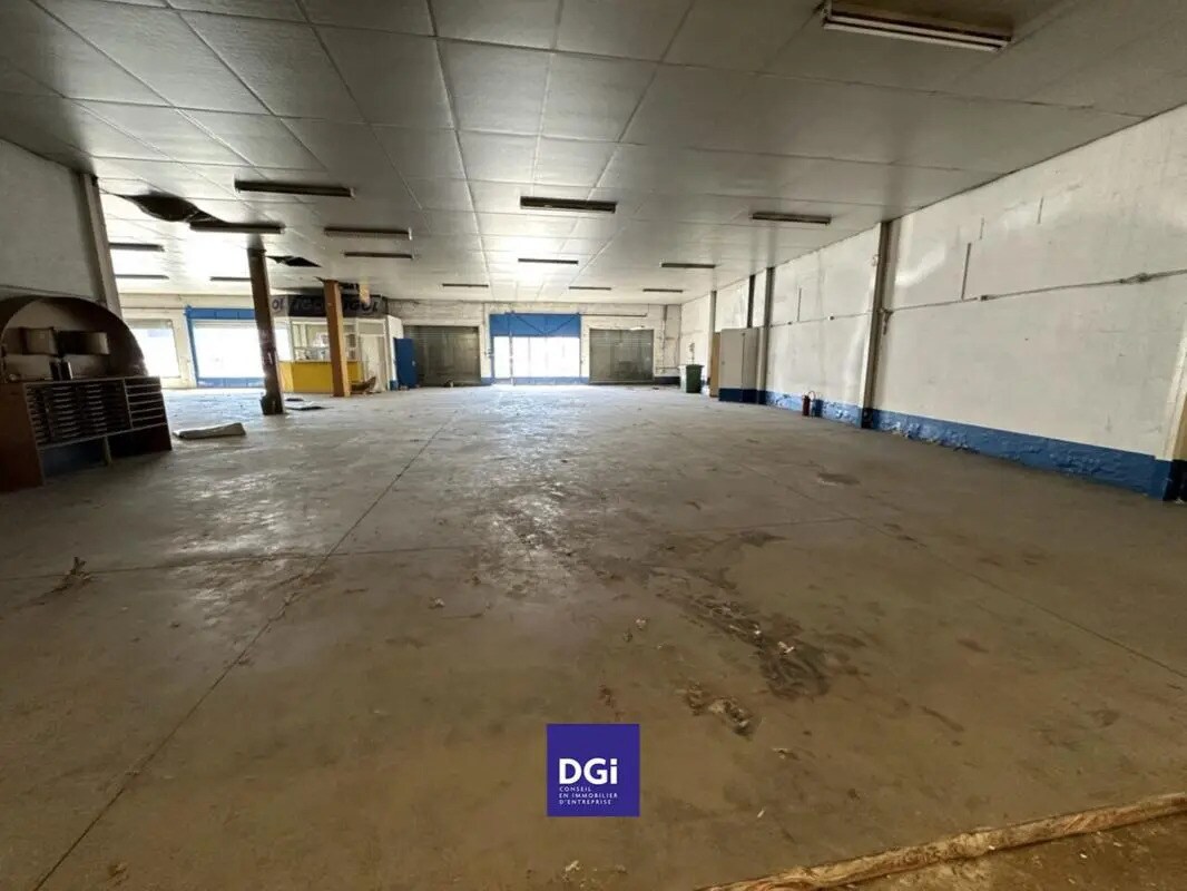 Retail in Nîmes for lease Interior Photo- Image 1 of 9