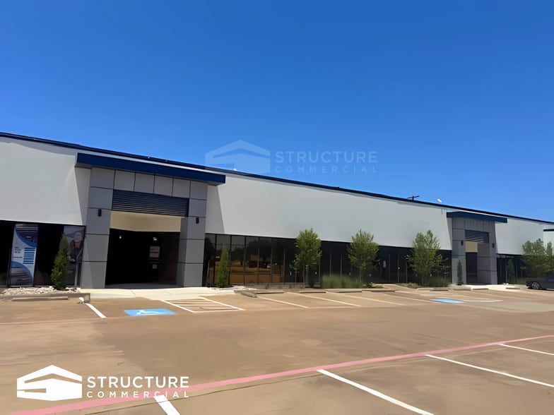 3209 Premier Dr, Plano, TX for lease - Building Photo - Image 3 of 5