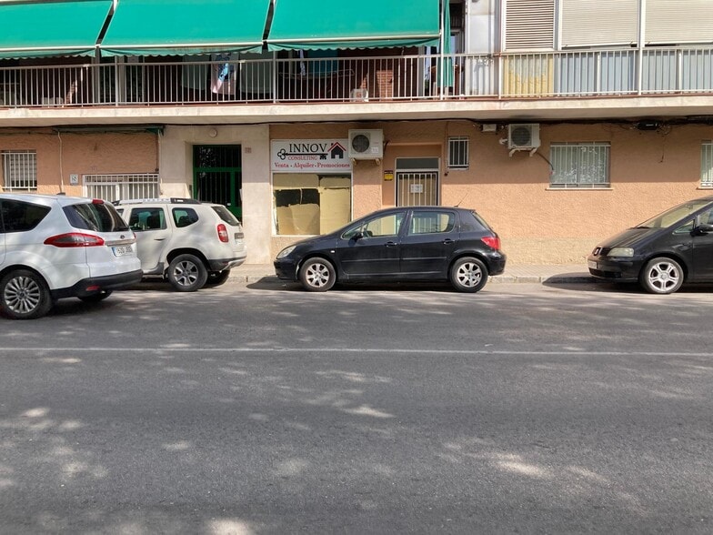 Retail in Aranjuez, Madrid for lease - Building Photo - Image 1 of 4