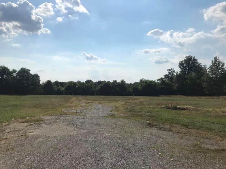 1517 E 5th St, Metropolis, IL for sale - Primary Photo - Image 1 of 1