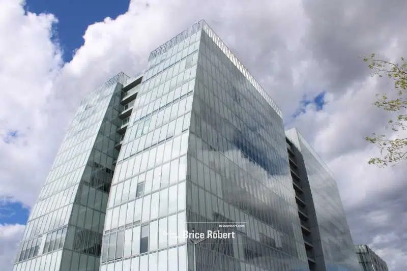 Office in Lyon for lease - Building Photo - Image 1 of 9