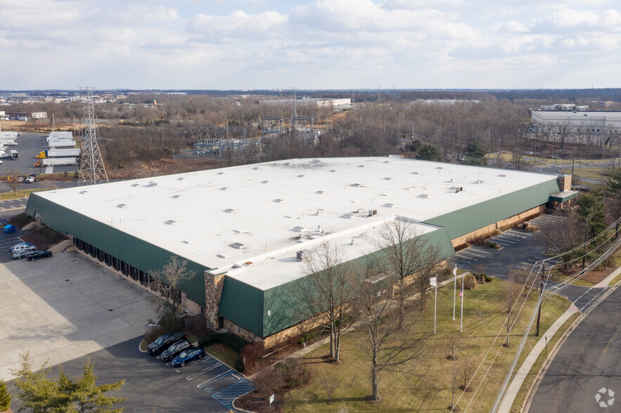 8 Corporate Pl, Piscataway, NJ for lease - Building Photo - Image 3 of 6