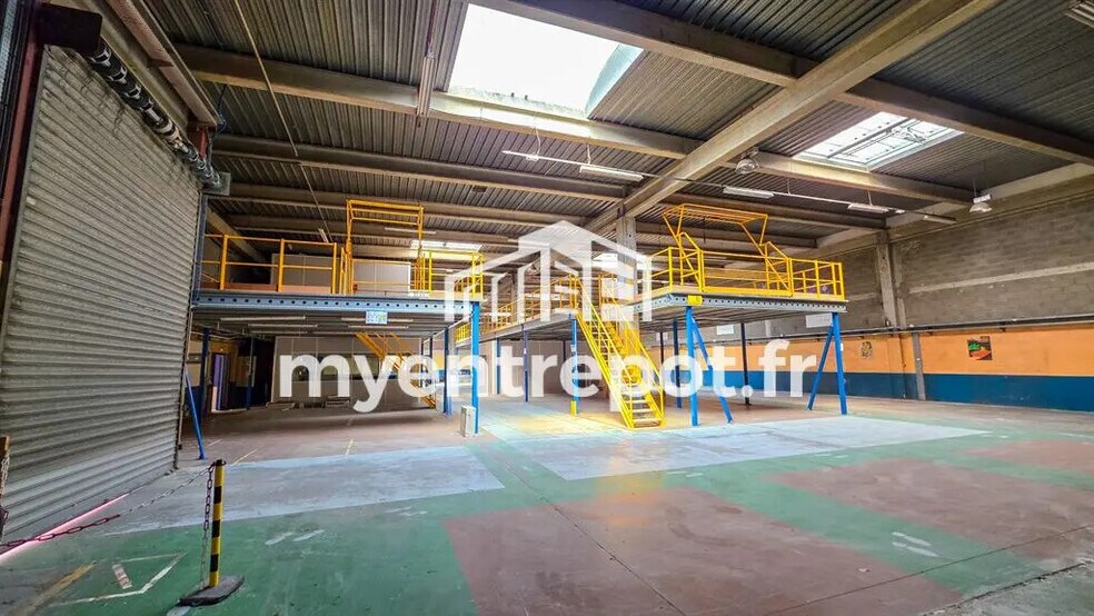 Flex in Vitrolles for lease - Building Photo - Image 1 of 7