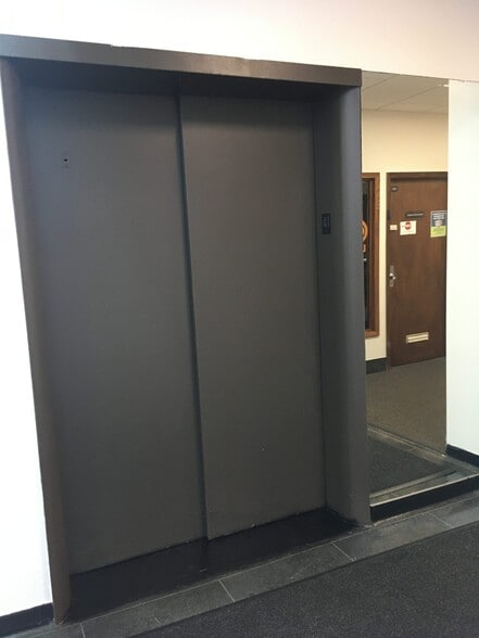 9415 S Western Ave, Chicago, IL for lease - Interior Photo - Image 3 of 13