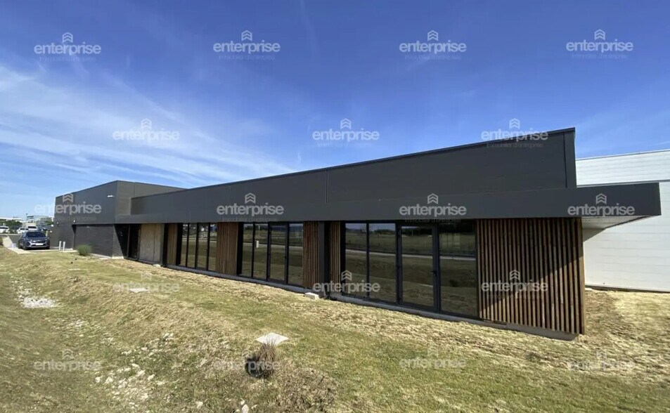 Office in Amiens for sale - Building Photo - Image 3 of 3