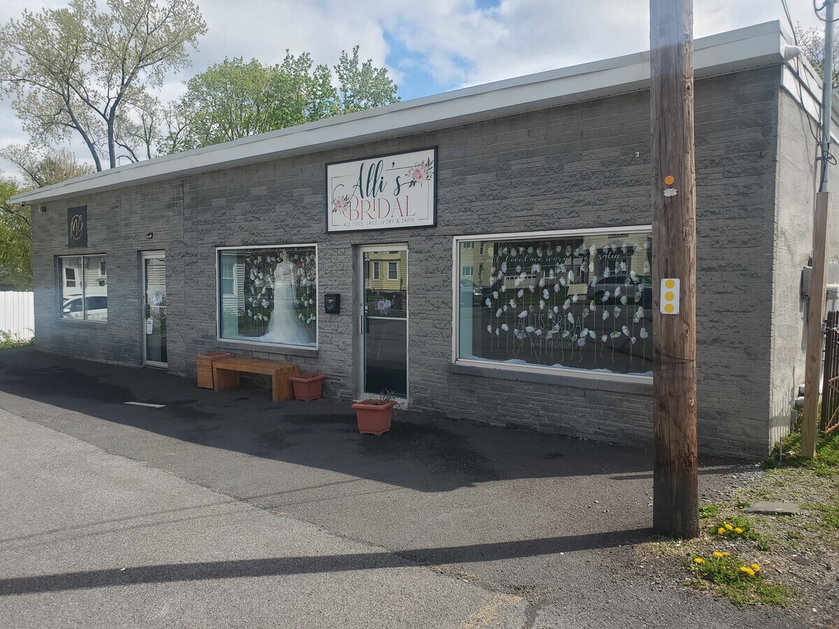 4 Central Ave, Ravena, NY 12143