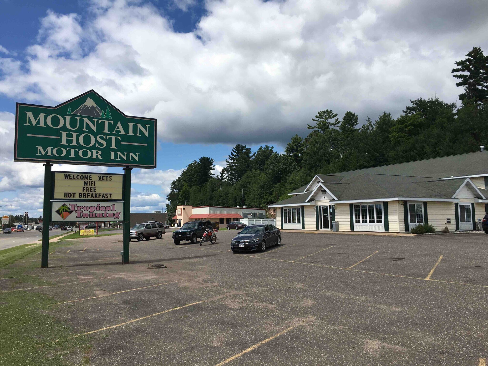 1451 S Stephenson Ave, Iron Mountain, MI for sale Building Photo- Image 1 of 1