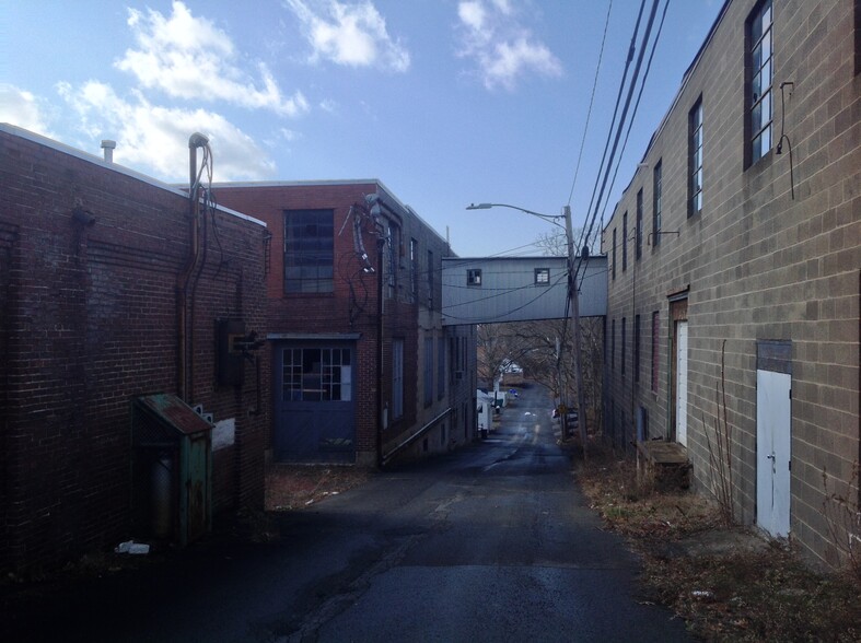 1340-1400 Chestnut St, Kulpmont, PA for lease - Building Photo - Image 3 of 29