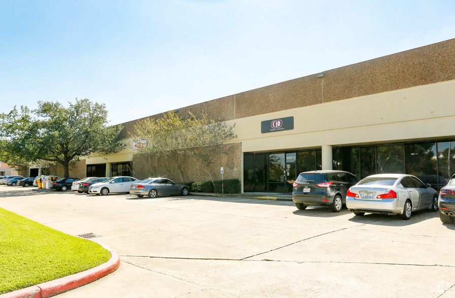 4007 Greenbriar Dr, Stafford, TX for lease - Building Photo - Image 2 of 3