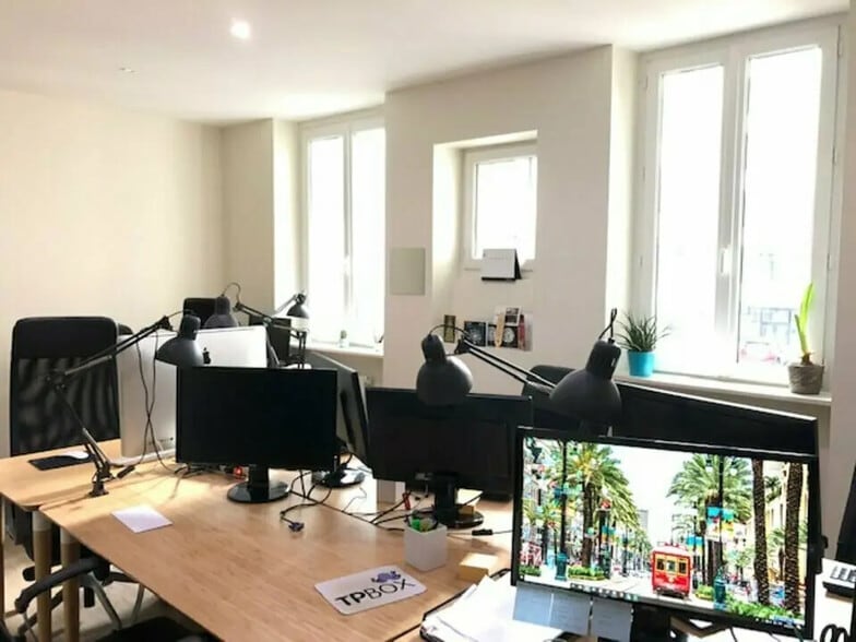 Office in Paris for lease - Interior Photo - Image 2 of 5