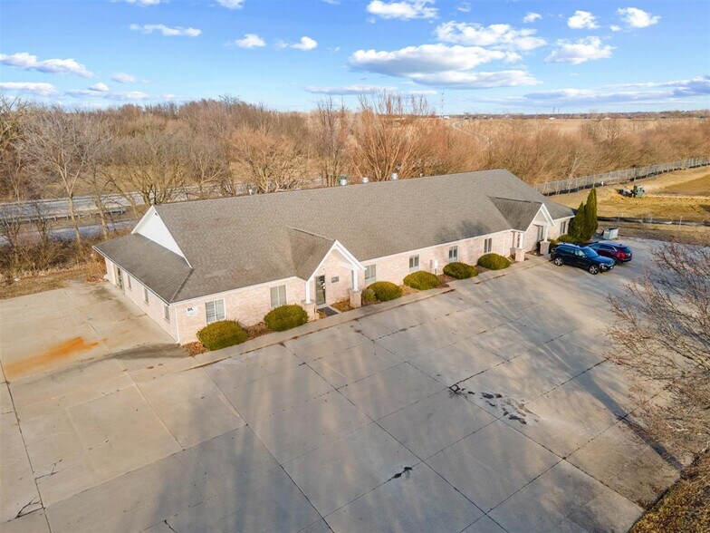 3071 Greenhead Dr, Springfield, IL for sale - Building Photo - Image 1 of 15