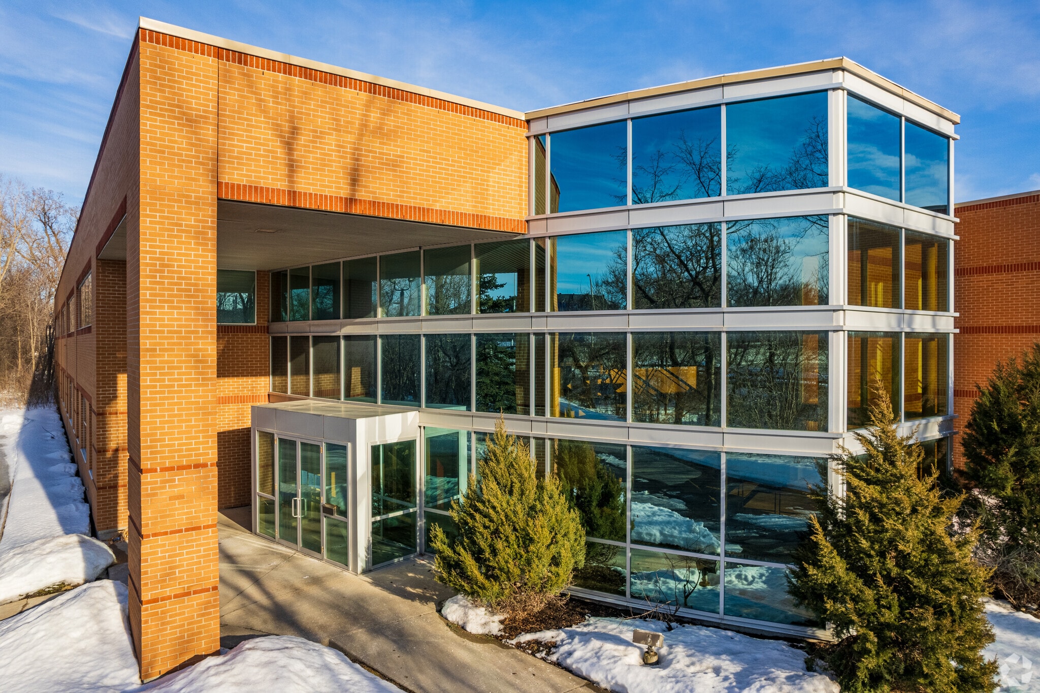 21500 Aut Transcanadienne, Baie-d'Urfé, QC for lease Building Photo- Image 1 of 5