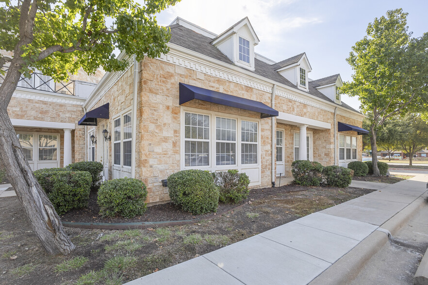 5445 Basswood Blvd, Fort Worth, TX for lease - Building Photo - Image 3 of 9