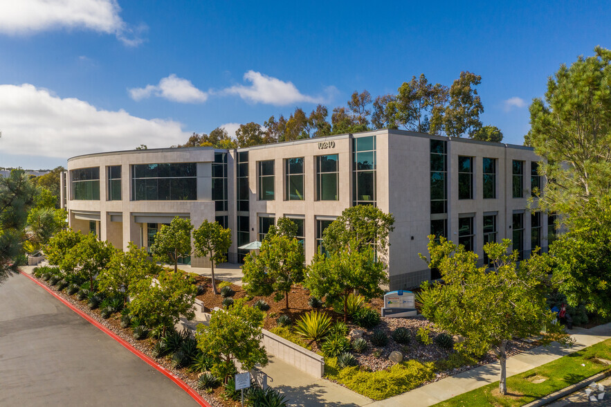 10240 Science Center Dr, San Diego, CA for lease - Building Photo - Image 1 of 4