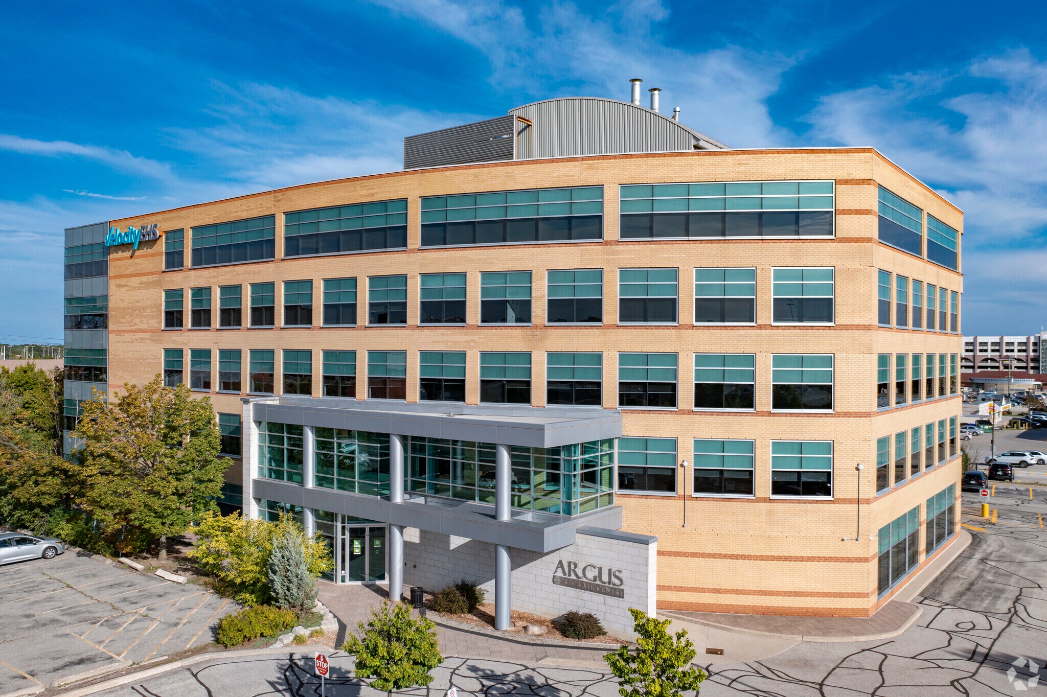 586 Argus Rd, Oakville, ON for lease Primary Photo- Image 1 of 6