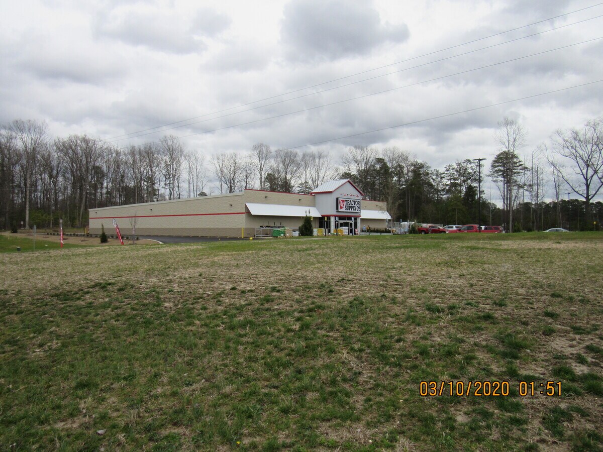 7293 Market Place Dr, Quinton, VA 23141 Food Lion Pad, Quinton