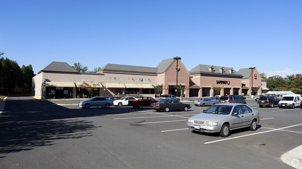 1688 Anderson Rd, McLean, VA for sale - Building Photo - Image 1 of 1