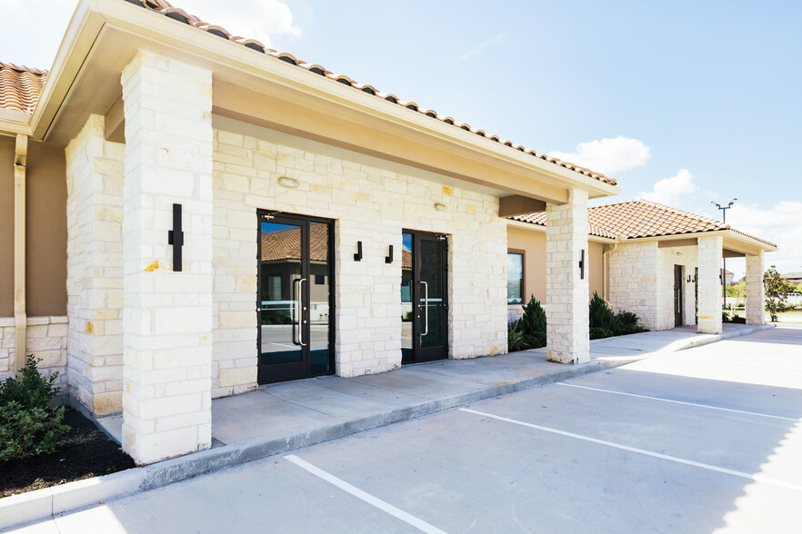 8525 N Sam Houston Pkwy E, Humble, TX for lease - Building Photo - Image 2 of 40