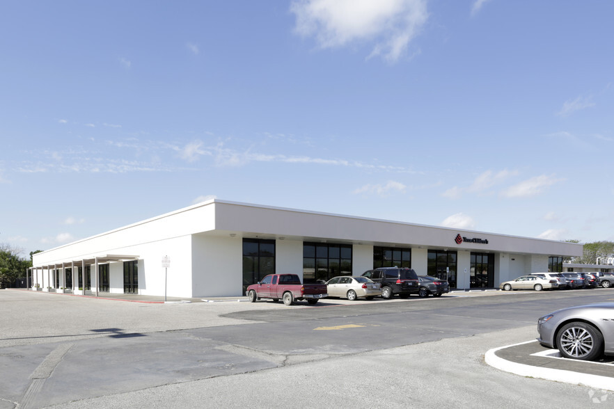 5400 Griggs Rd, Houston, TX for lease - Building Photo - Image 1 of 5