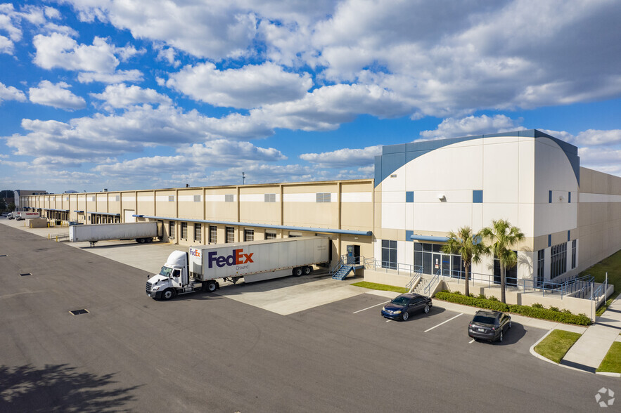 4531-4561 Madison Industrial Ln, Tampa, FL for lease - Primary Photo - Image 1 of 9