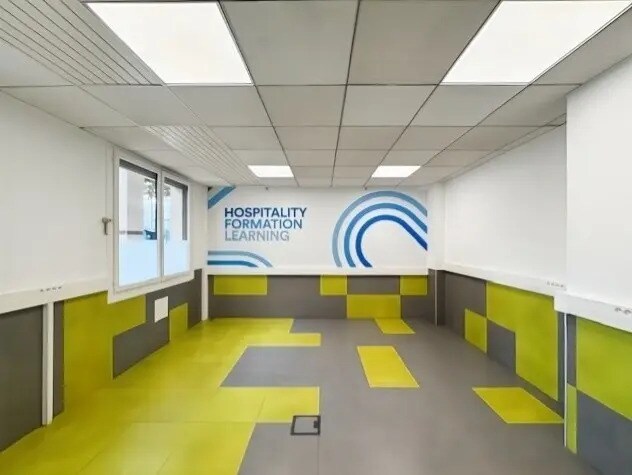 Office in Levallois-Perret for lease - Building Photo - Image 3 of 9