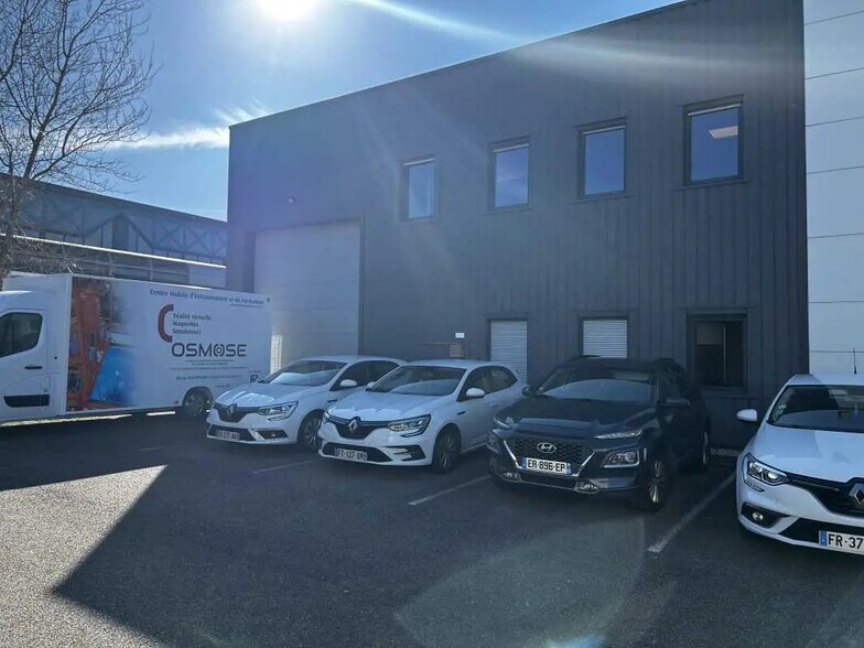 4 Rue De L'Arsenal, Vénissieux for lease - Building Photo - Image 3 of 11