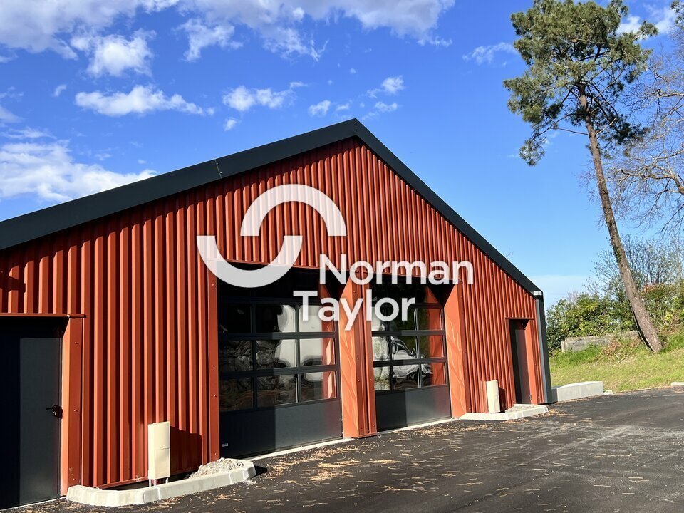 Flex in Biarritz for lease Building Photo- Image 1 of 4