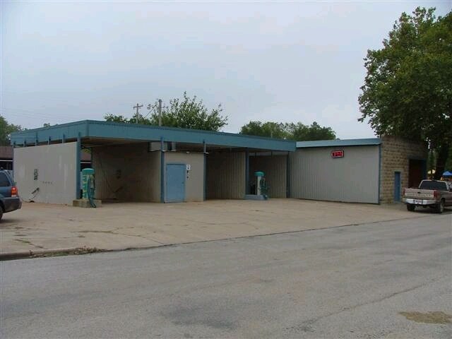 201 SW 3rd St, Marietta, OK for sale - Primary Photo - Image 1 of 1