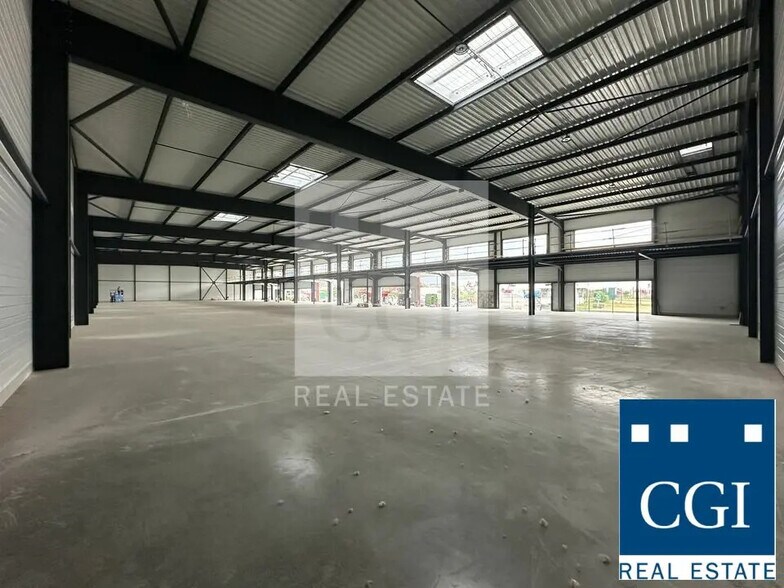 Flex in Fontanil-Cornillon for lease - Building Photo - Image 1 of 7