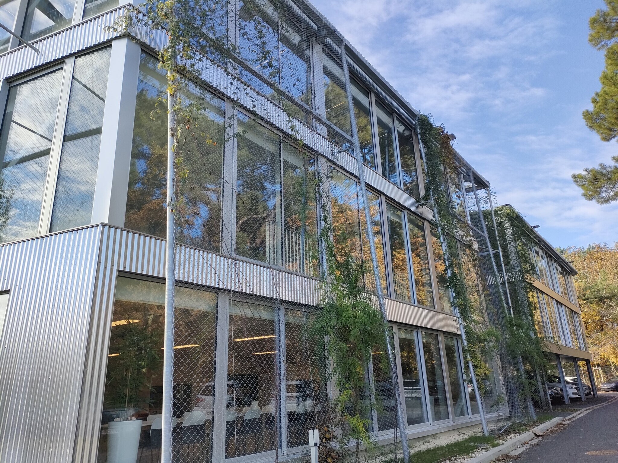 111 Avenue Jean Mermoz, Eysines for lease Building Photo- Image 1 of 6