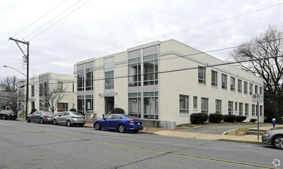 804 Pershing Dr, Silver Spring, MD for lease - Building Photo - Image 1 of 17